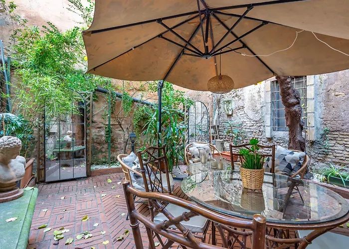 Apartment Iflat Trastevere Secret Garden